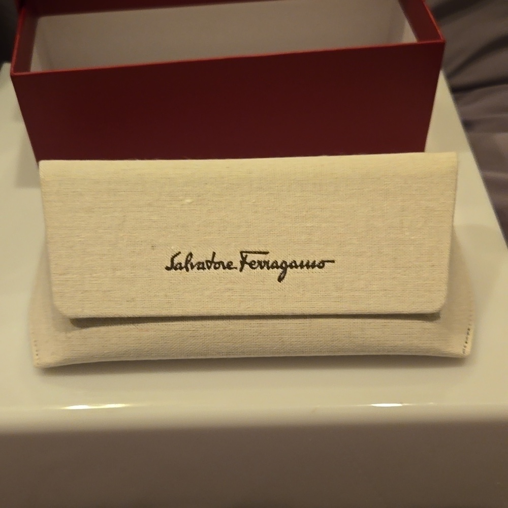 Ferragamo marble gray cat eye Sunglasses brand new in box - Picture 10 of 14